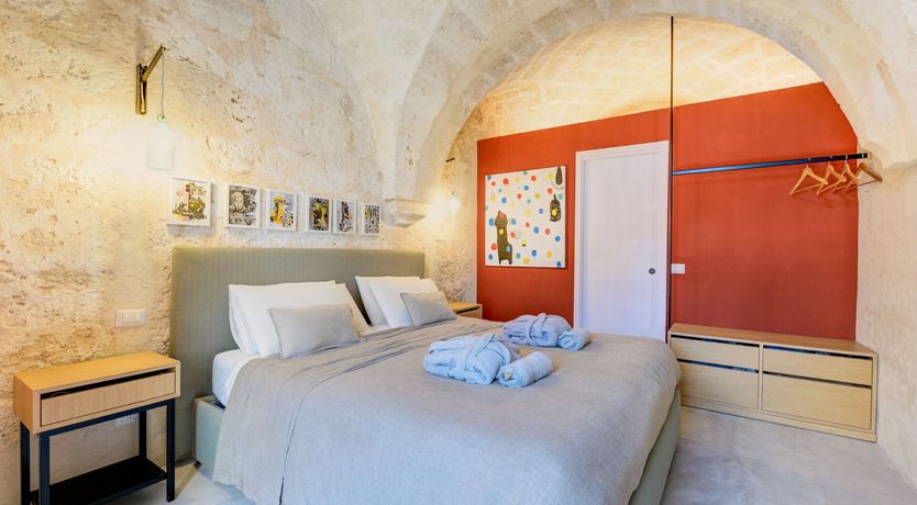 Photo of Stone & Nectarine