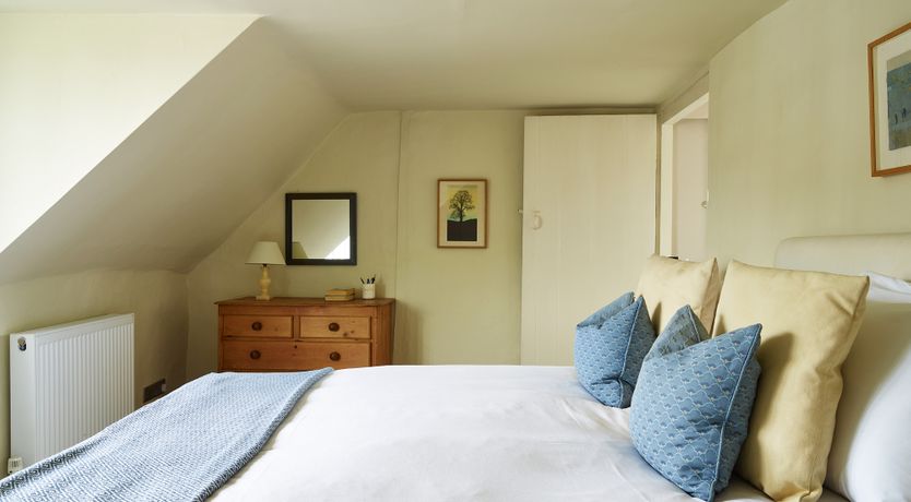 Photo of River & Roses