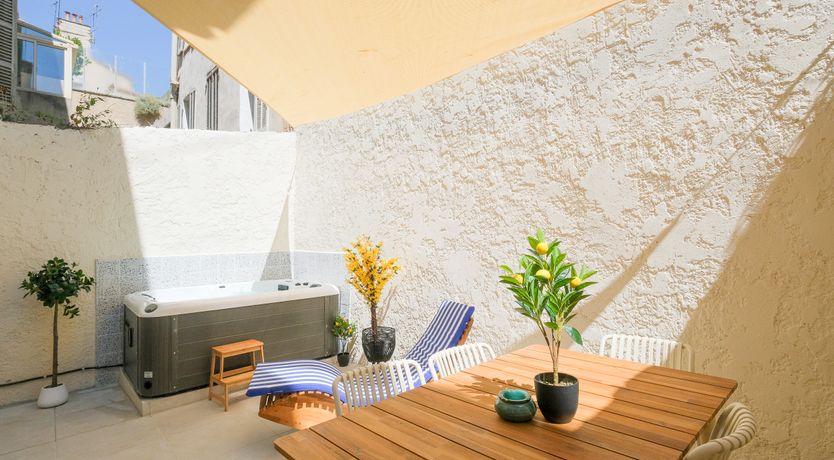 Photo of La Casa Loha