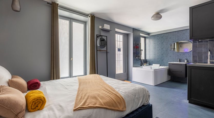 Photo of Le Romantique