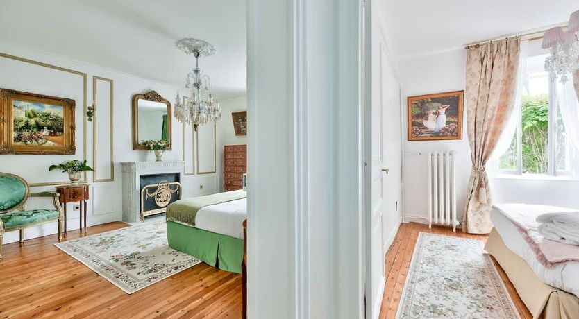 Photo of King of Paris