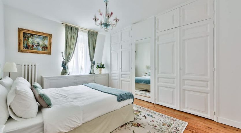 Photo of King of Paris