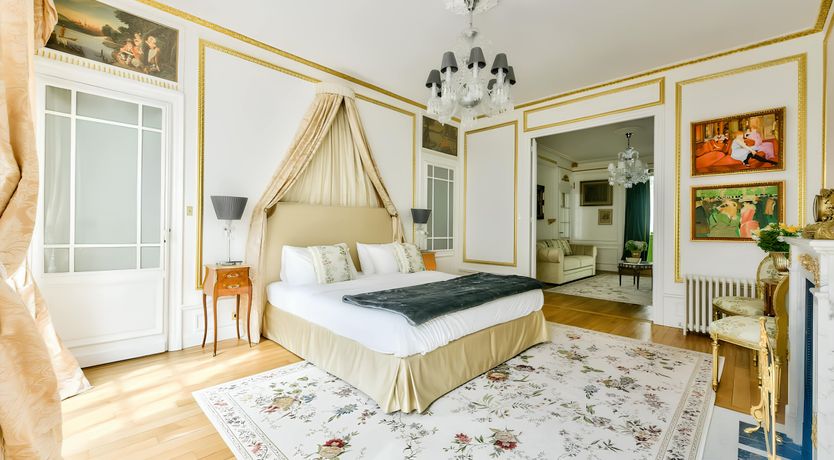 Photo of King of Paris