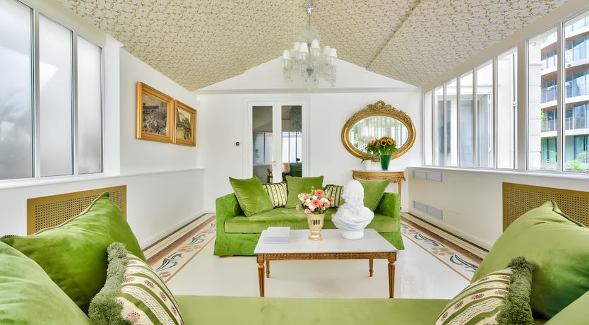 Photo of King of Paris