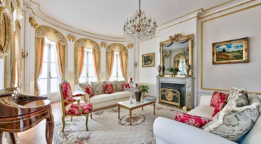 Photo of King of Paris