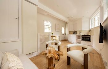 Bath Elegance Holiday Home