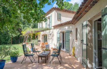 Provence Roses Holiday Home