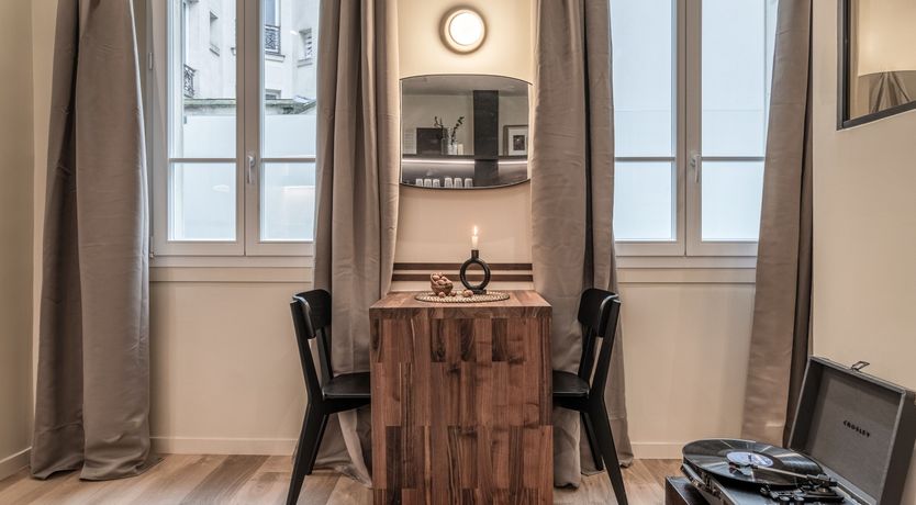 Photo of The Auteuil Embrace