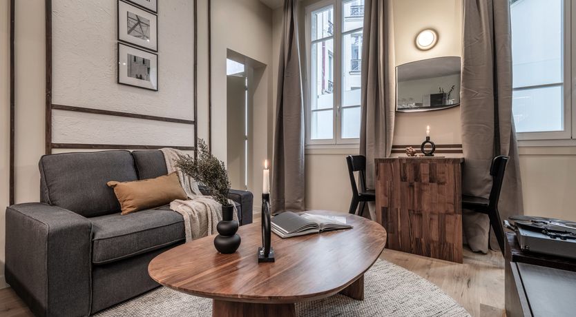 Photo of The Auteuil Embrace