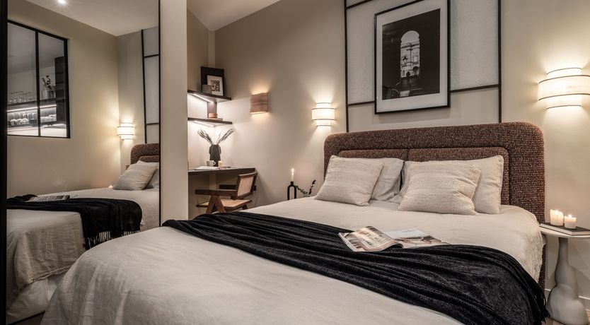 Photo of The Auteuil Embrace