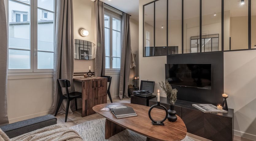 Photo of The Auteuil Embrace