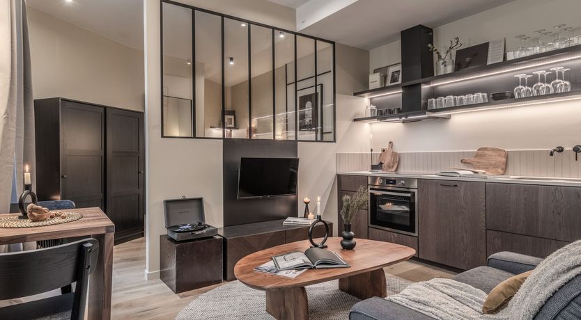 Photo of The Auteuil Embrace