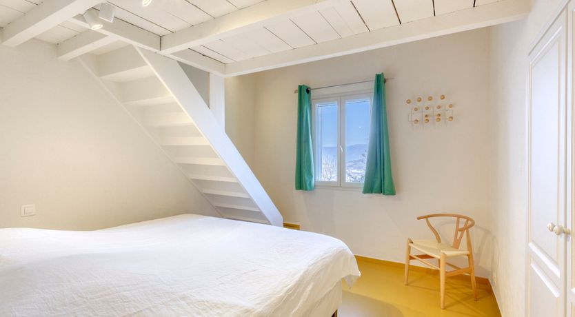 Photo of Lavender & Vines