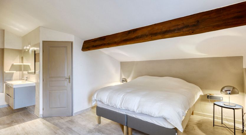 Photo of Lavender & Vines