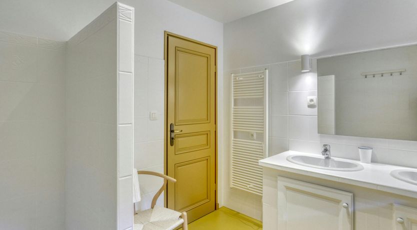 Photo of Lavender & Vines