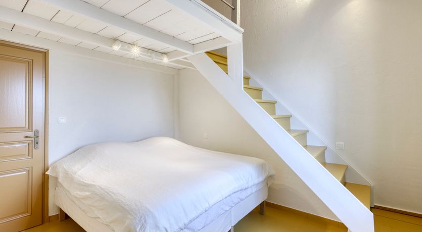 Photo of Lavender & Vines