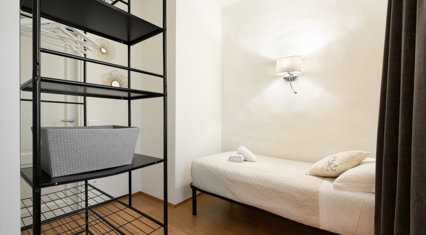 Photo of Florence by Foot