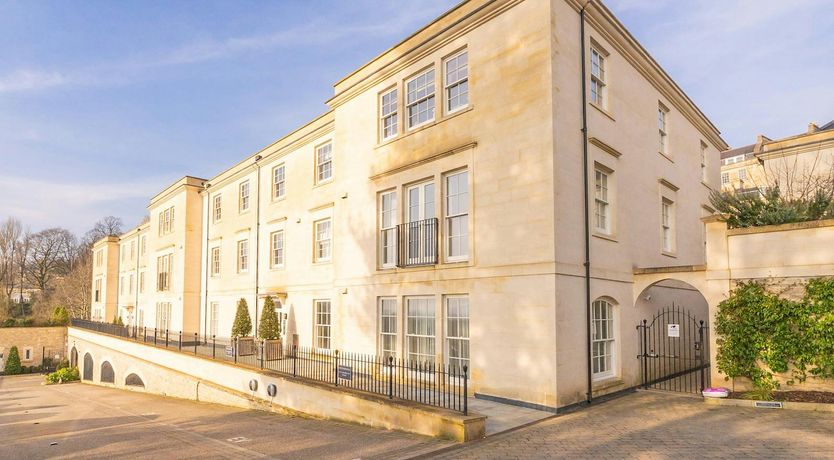 Photo of The Georgian Embrace