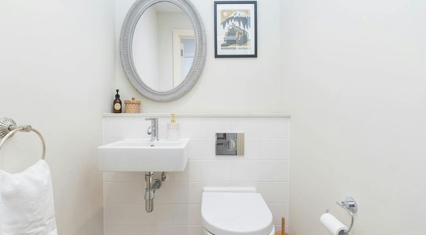 Photo of The Georgian Embrace