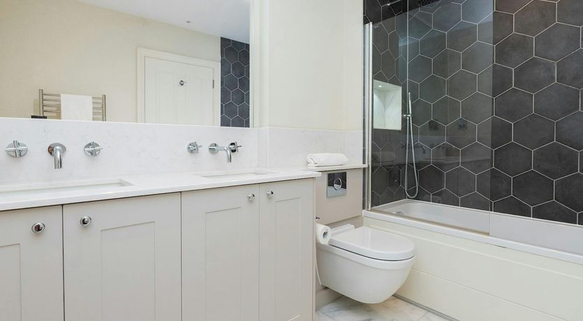 Photo of The Georgian Embrace