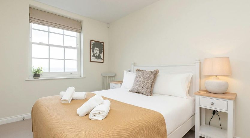 Photo of The Georgian Embrace