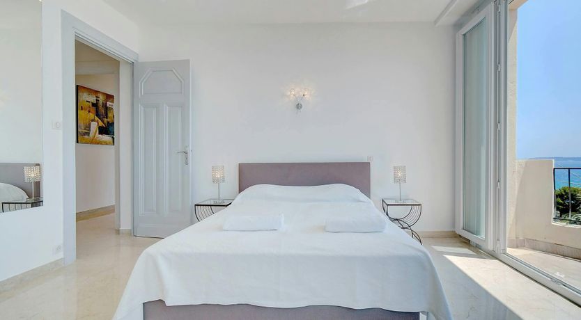 Photo of Palms & Panoramas