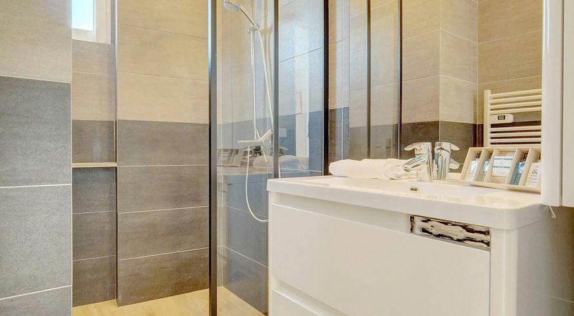 Photo of Palms & Panoramas