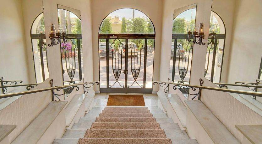 Photo of Palms & Panoramas