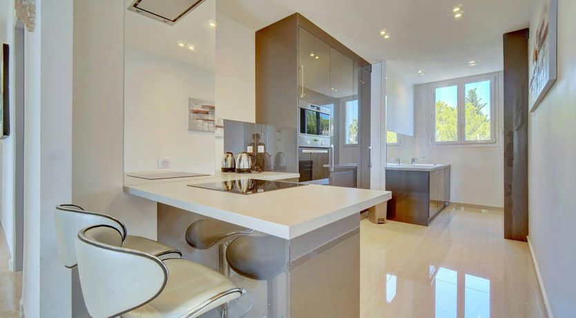 Photo of Palms & Panoramas