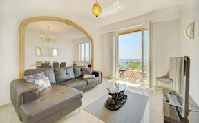 Photo of Palms & Panoramas