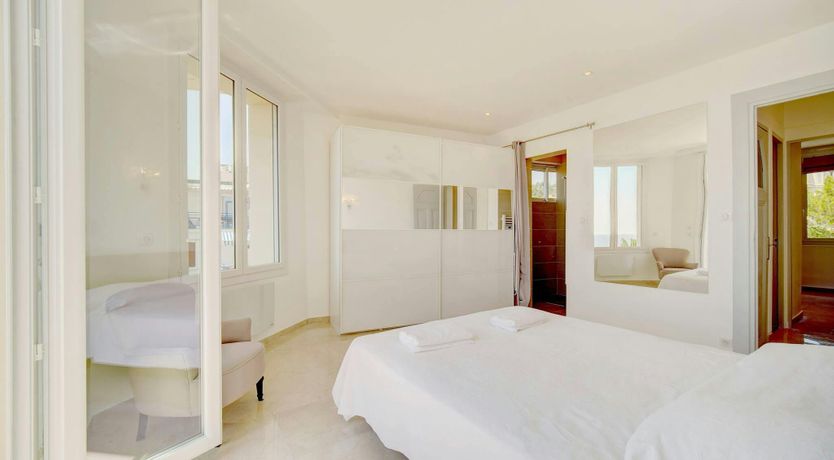 Photo of Palms & Panoramas