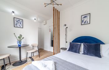 Stroud & Blue Holiday Home