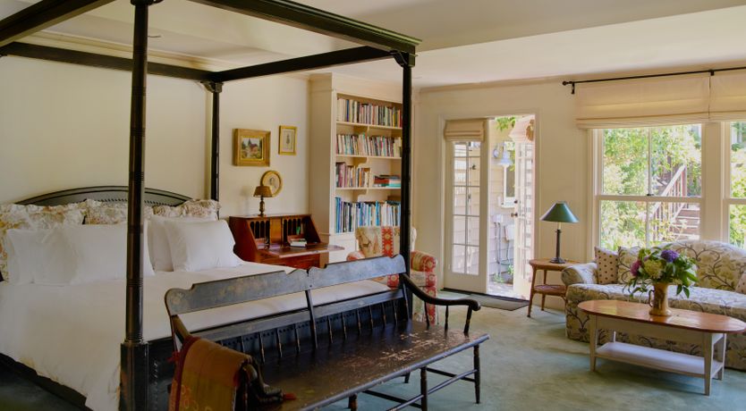 Photo of The Hollywood Retreat