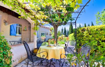 Villa Datcha Holiday Home
