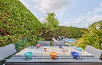 Le Lotus Holiday Home