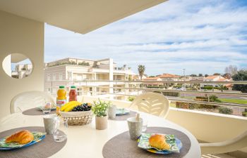 Les Néréides Holiday Home