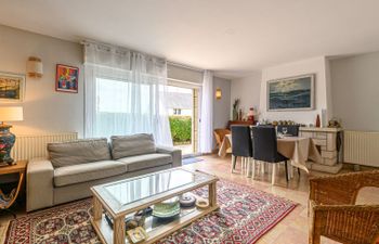 Les Voiles Holiday Home