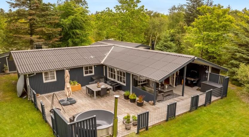 Photo of "Emelrik" - 2km from the sea