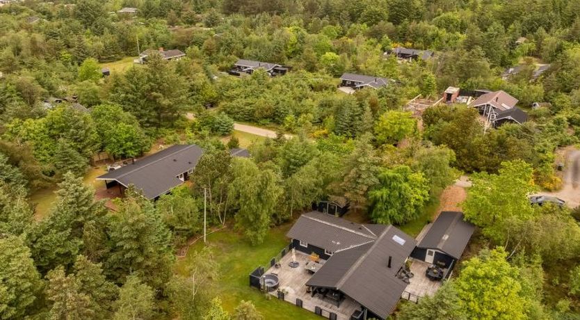 Photo of "Emelrik" - 2km from the sea