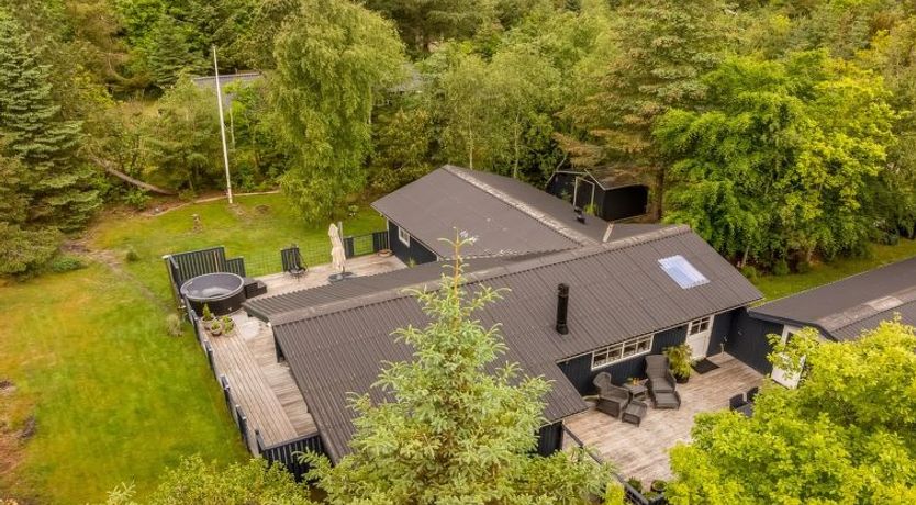 Photo of "Emelrik" - 2km from the sea