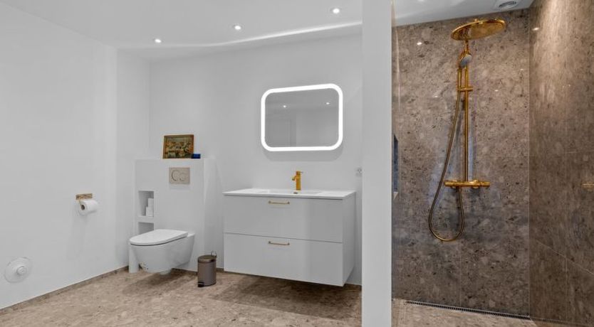 Photo of "Brun" - 1.5km from the sea