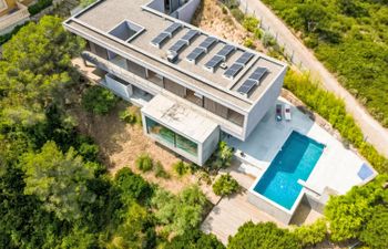 Modern Chill Holiday Home
