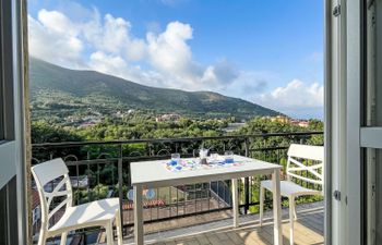 Giuliano Holiday Home