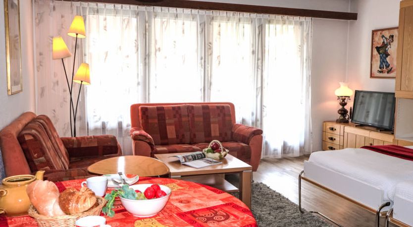 Photo of Pasadena Apartment 6