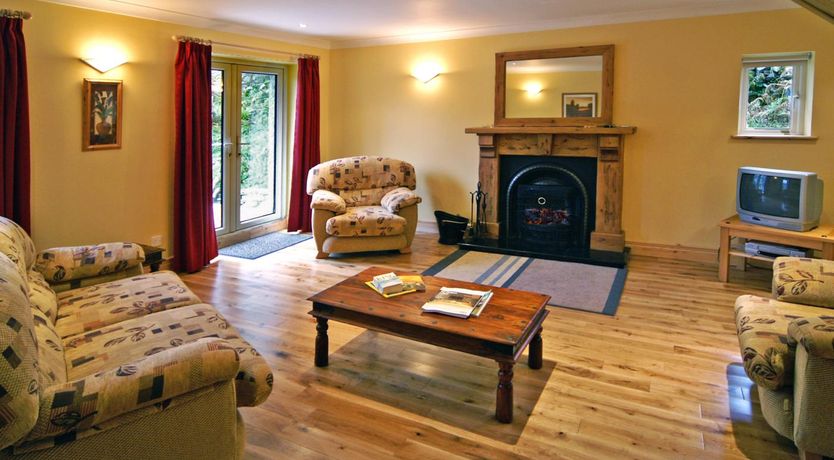 Photo of 2 Bed in Maam