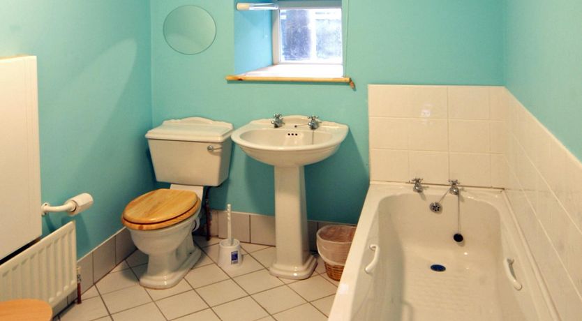 Photo of 2 Bed in Maam