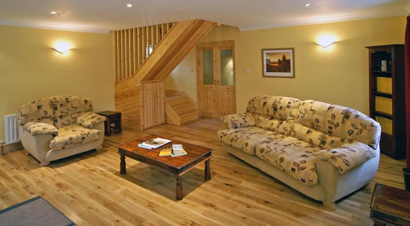 Photo of 2 Bed in Maam