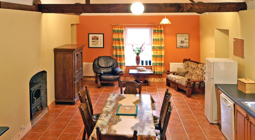 Photo of 2 Bed in Maam