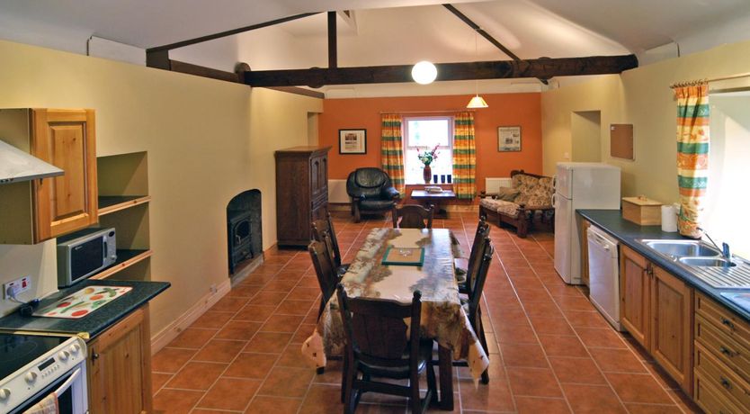 Photo of 2 Bed in Maam