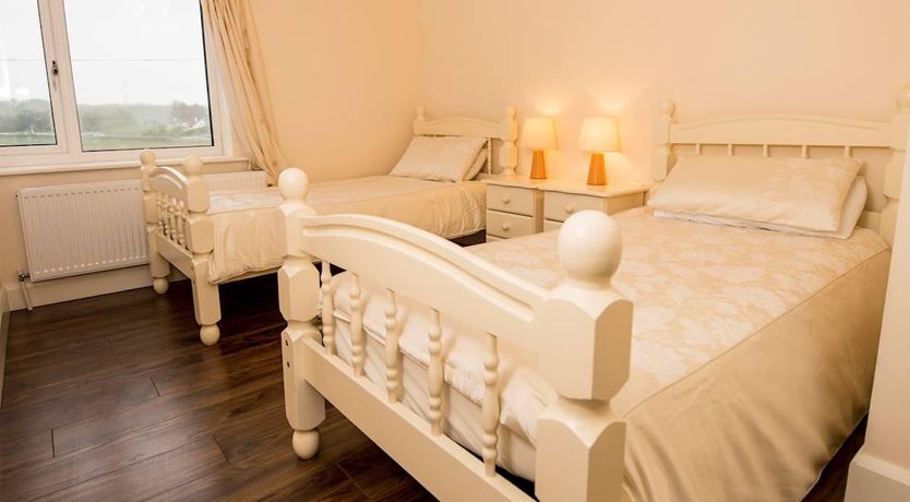 Photo of 5 Bed in Killala